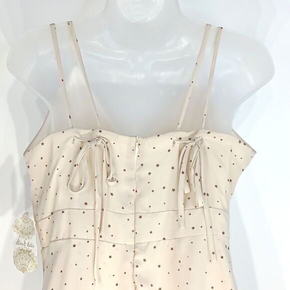 ALTAR’D STATE Women’s Beige Star Print Tiered Mini Dress Size Large NWT - Picture 8 of 13